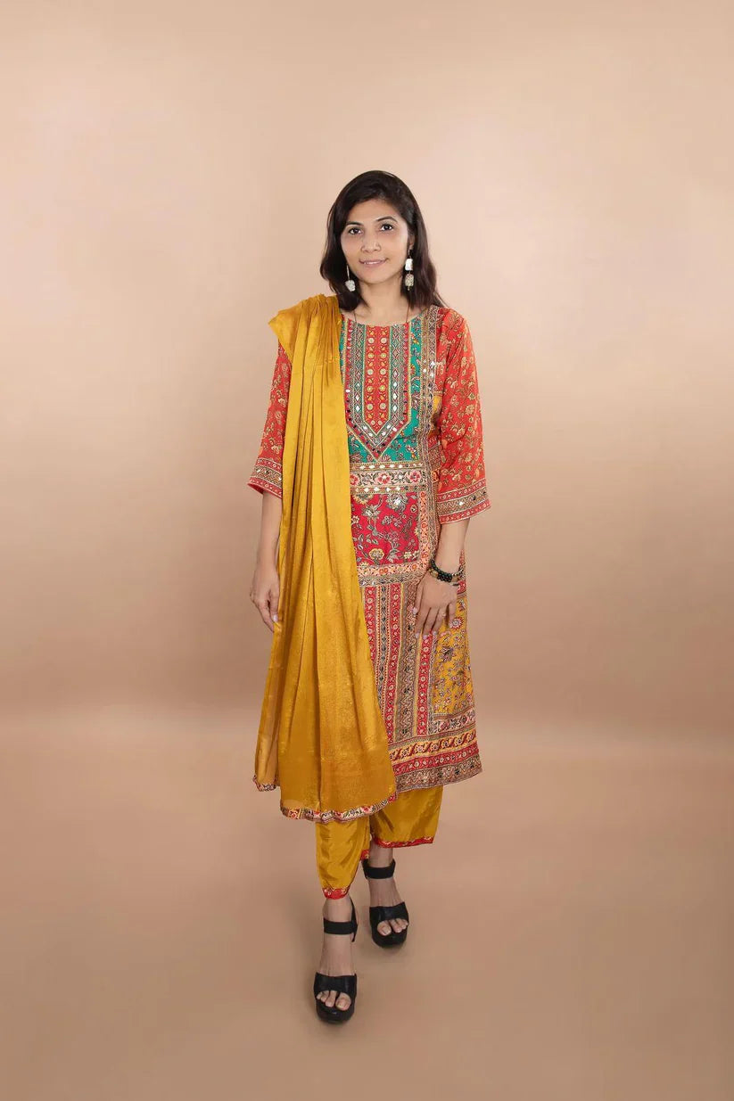 PAKISTANI SUITS