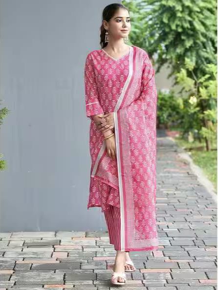 Women Printed Straight Kurta Set