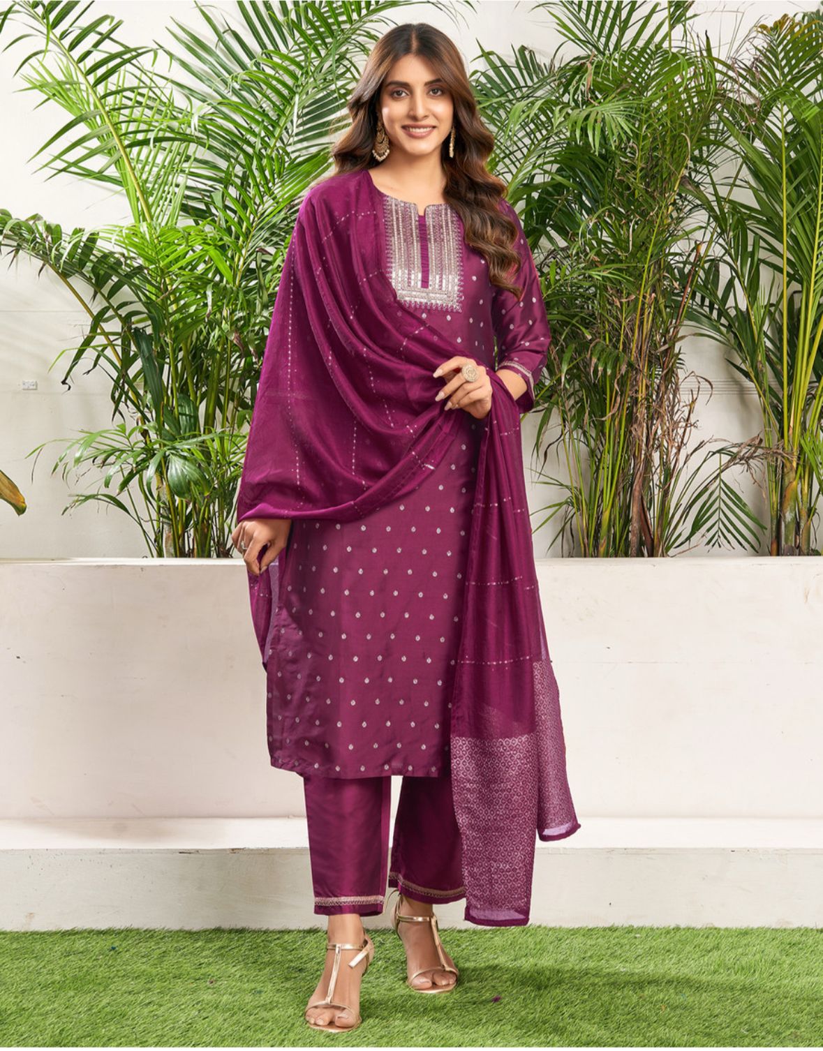 Women silk blend, jacquard kurta pant dupatta set