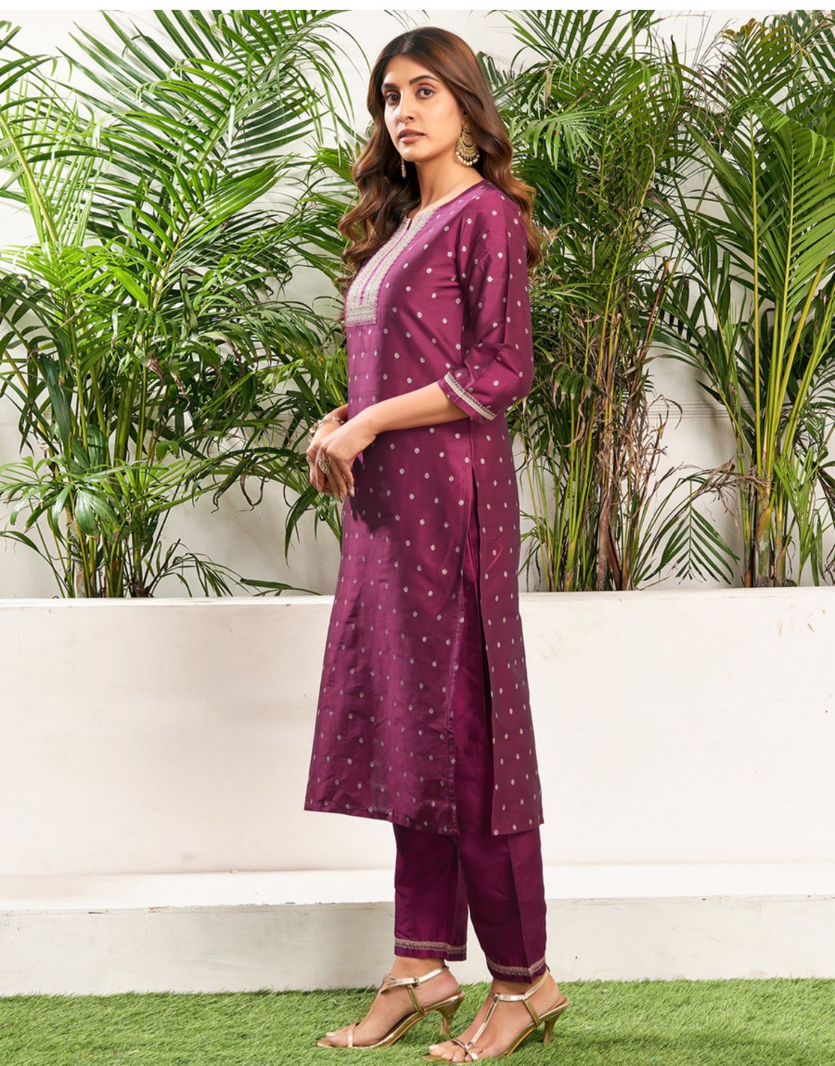 Women silk blend, jacquard kurta pant dupatta set