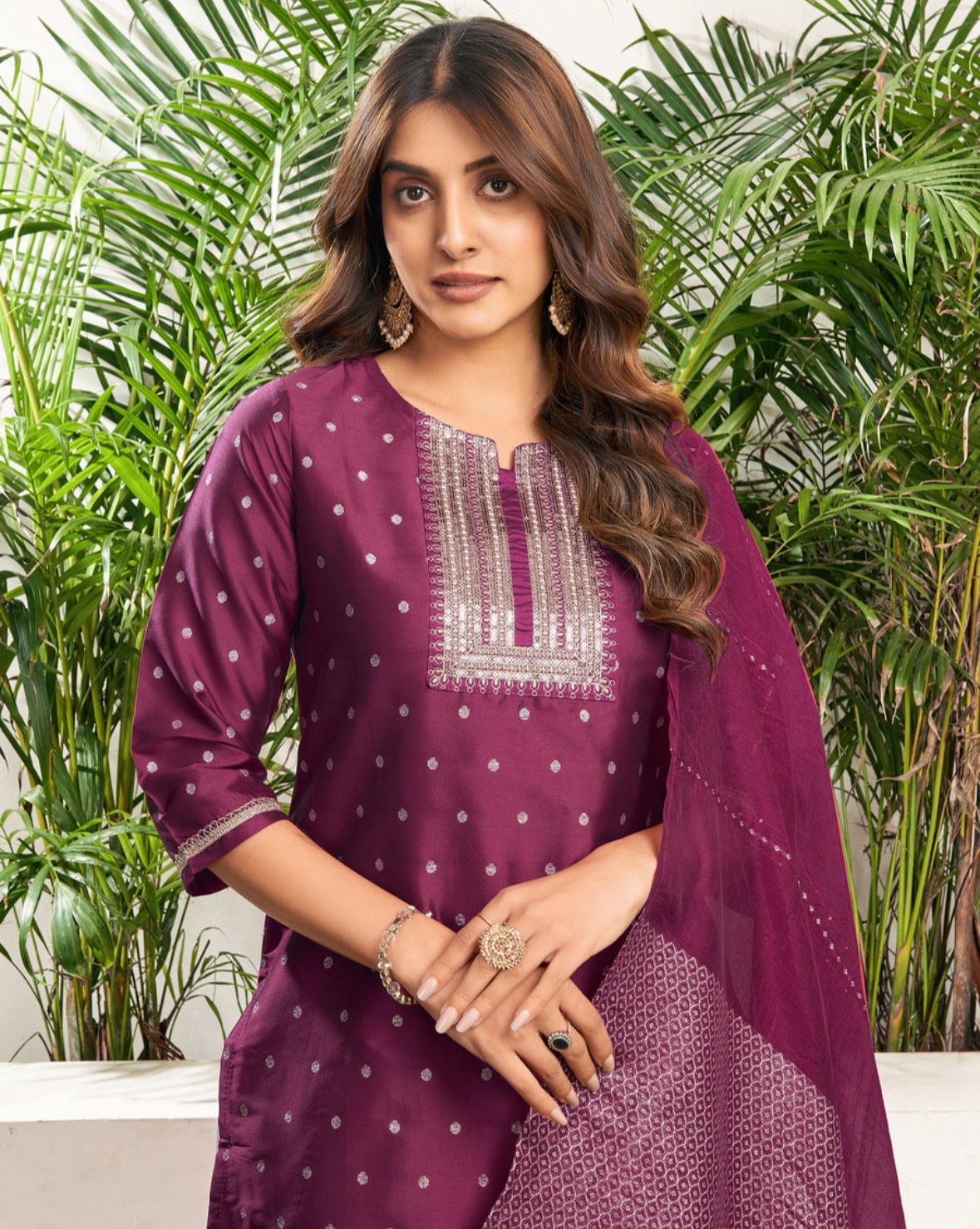 Women silk blend, jacquard kurta pant dupatta set