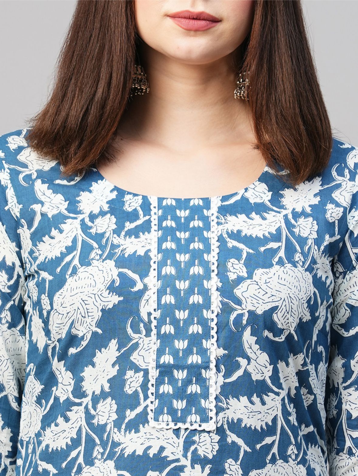 Women Floral Printed Cotton Kurta with Trousers