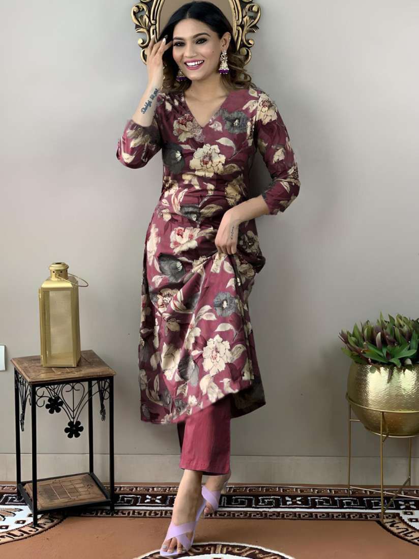Women maroon floral printed dailywear kurti pant set