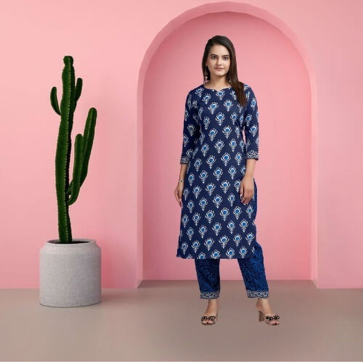 Women's Blue Straight Floral Printed Kurta pant set