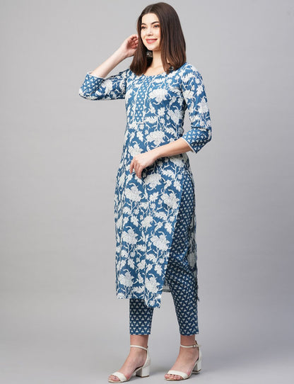 Women Floral Printed Cotton Kurta with Trousers